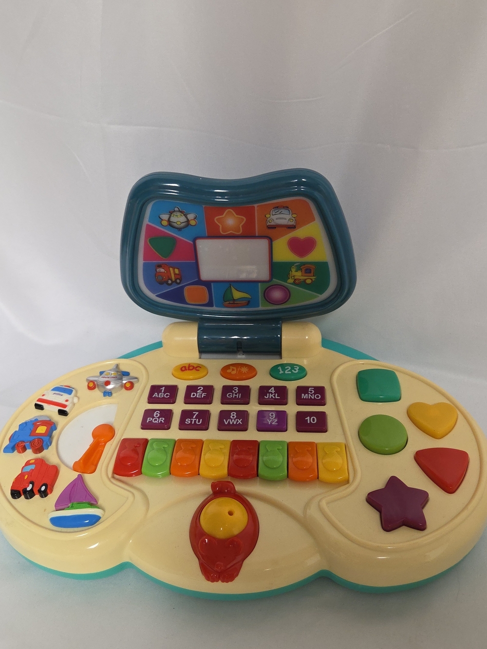 Dumel Discovery interactive learning laptop‎ (model DD33910)